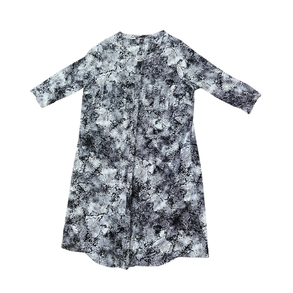 Woman’s Dana Buchman stretchy black and white button down shirt dress size 0X